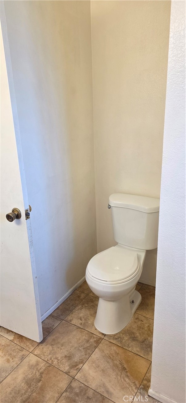 https://media.crmls.org/medias/28254017-641c-486b-abc1-5c2adcc1c525.jpg?preset=X-Large