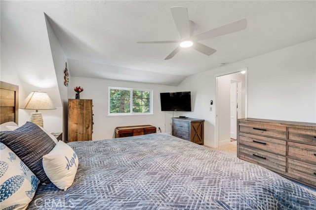 Detail Gallery Image 23 of 42 For 395 Primrose Cir #1-2,  Lake Arrowhead,  CA 92352 - 4 Beds | 3 Baths