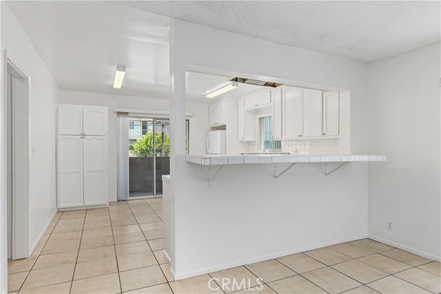 841 W 5th, San Pedro CA: https://media.crmls.org/medias/2825d4d2-af7d-49f9-911f-8bc385921ab0.jpg