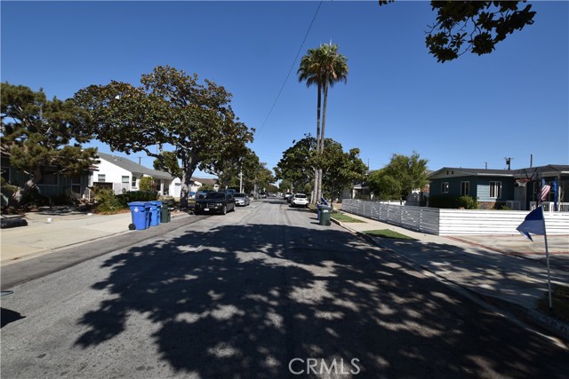 2608 Fisk Lane, Redondo Beach, California 90278, 4 Bedrooms Bedrooms, ,3 BathroomsBathrooms,Residential,Sold,Fisk,SB22168257