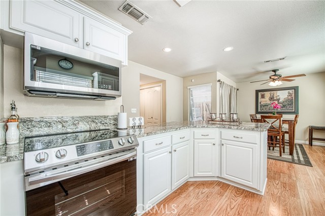 Detail Gallery Image 14 of 34 For 10668 Lighthouse Dr, Fresno,  CA 93730 - 3 Beds | 3 Baths