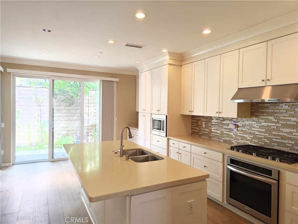 28279a78 8af6 4e3b 8228 296f5b7fdeb1