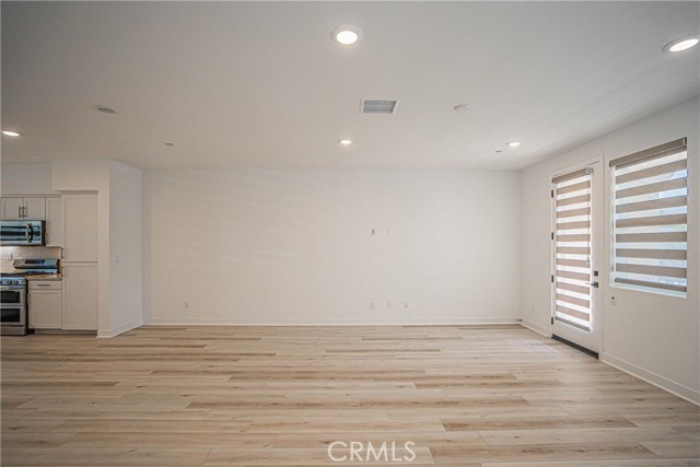 Detail Gallery Image 15 of 48 For 2317 W Broadway #6,  Anaheim,  CA 92804 - 4 Beds | 3/1 Baths