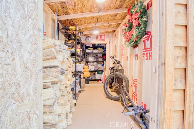 5475 Acorn Trail, Wrightwood CA: https://media.crmls.org/medias/28291b5e-0ccc-4912-b91b-5fa961eed628.jpg
