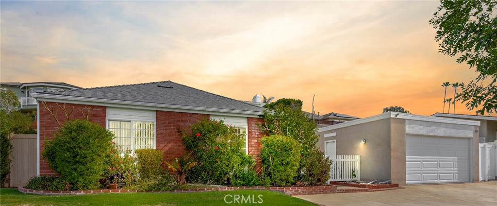 2968 Alta Laguna Boulevard