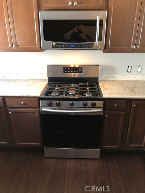 Detail Gallery Image 8 of 29 For 5815 E La Palma Ave #112,  Anaheim,  CA 92807 - 3 Beds | 2 Baths