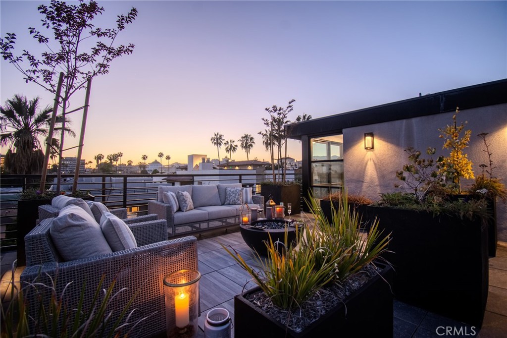 150 S Oak Knoll #103
