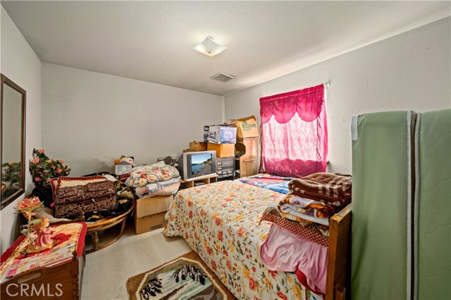 Detail Gallery Image 10 of 18 For 21020 Pippin, California City,  CA 93505 - 3 Beds | 2 Baths