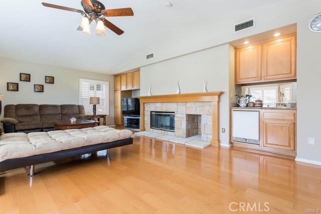 19709 Winged Foot Way, Porter Ranch CA: https://media.crmls.org/medias/282cbee1-d3e4-48e5-aef3-a897678b8b23.jpg