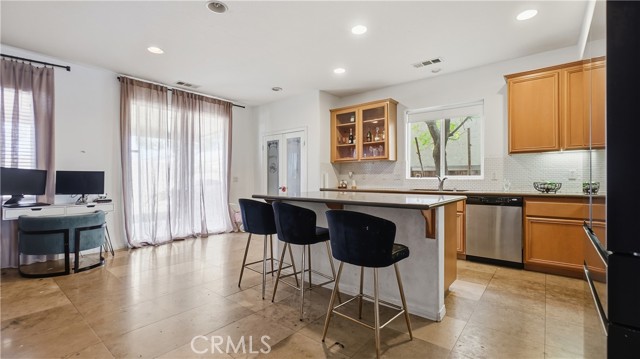 Detail Gallery Image 8 of 41 For 11938 Tiffany, Victorville,  CA 92392 - 4 Beds | 3 Baths