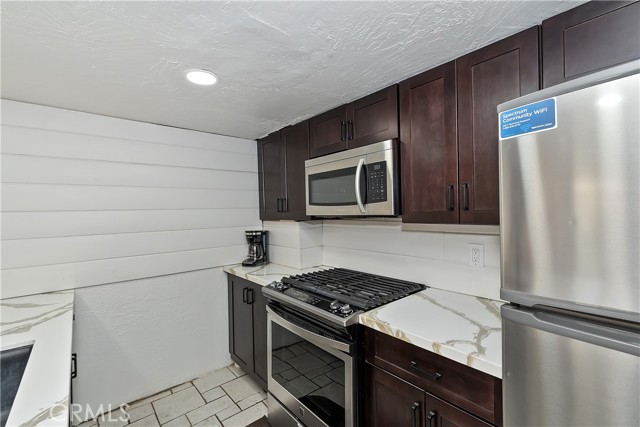 Detail Gallery Image 11 of 36 For 861 Thrush, Big Bear Lake,  CA 92315 - 3 Beds | 2 Baths