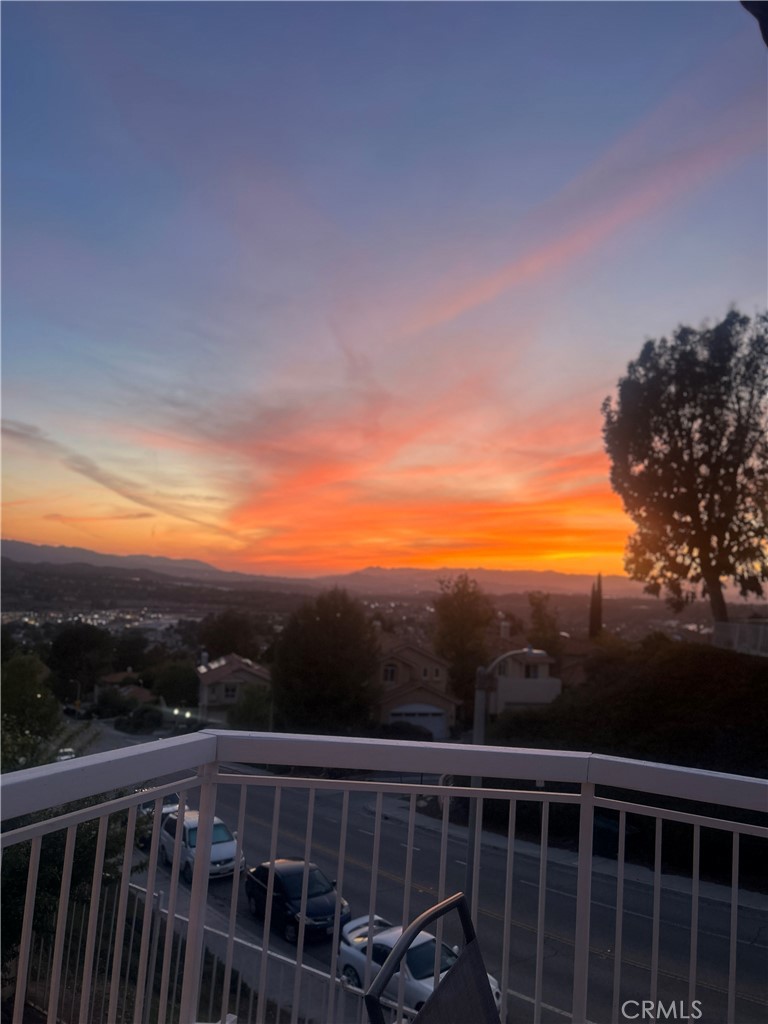 https://media.crmls.org/medias/282ee2b2-4c6f-4f8c-ab7f-e170d700d65b.jpg?preset=X-Large