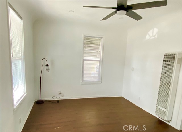 Detail Gallery Image 5 of 11 For 442 W Sepulveda St, San Pedro,  CA 90731 - 2 Beds | 1 Baths