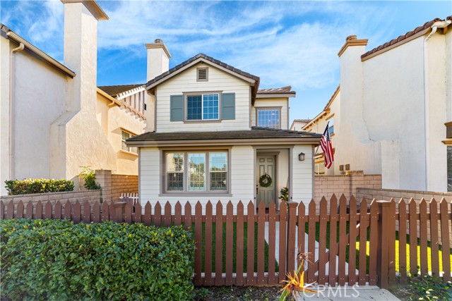 Detail Gallery Image 2 of 39 For 864 Calaveras, Corona,  CA 92878 - 3 Beds | 2/1 Baths