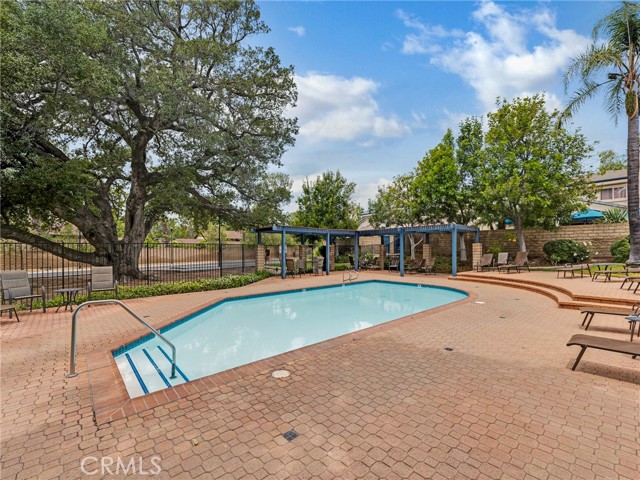 6004 Rothko Lane, Simi Valley CA: https://media.crmls.org/medias/282ff1fc-9831-4873-9d88-4ca2faac7f91.jpg