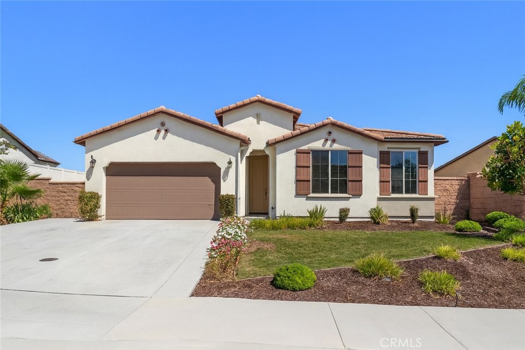 1537 Yucca Court