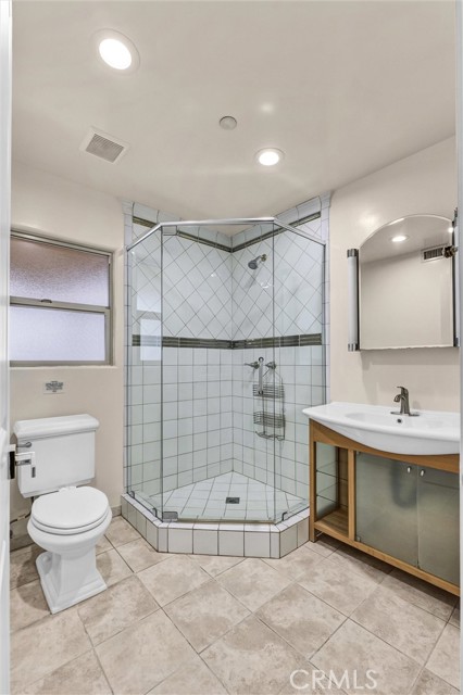 Detail Gallery Image 25 of 43 For 876 Harrington, Glendale,  CA 91207 - 4 Beds | 4 Baths