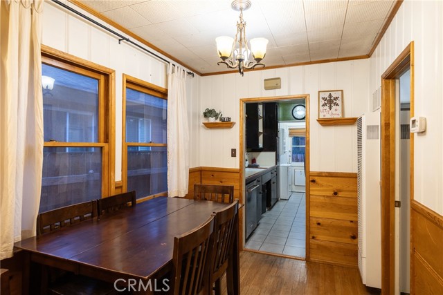 Detail Gallery Image 16 of 34 For 211 W Sherwood Bld, Big Bear City,  CA 92314 - 3 Beds | 2 Baths