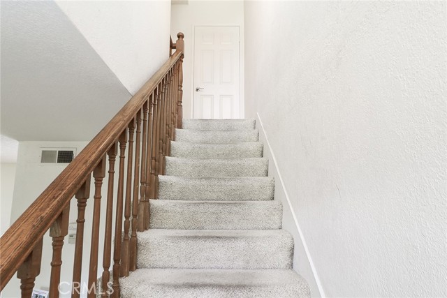 345 Jeremiah Drive, Simi Valley CA: https://media.crmls.org/medias/2831793c-44e5-436c-bfb3-4822f5b010bb.jpg