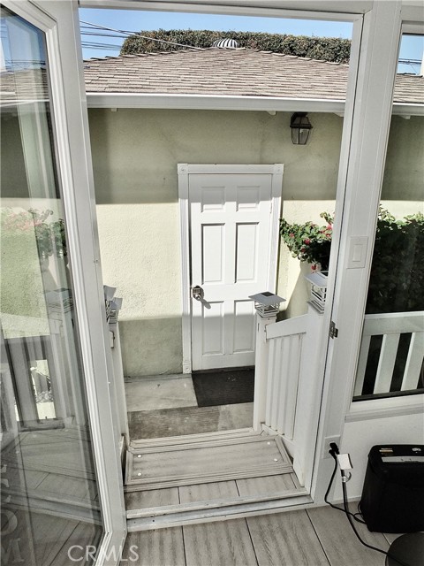 833 Terraine Avenue, Long Beach CA: https://media.crmls.org/medias/2832997e-fe1f-417a-89de-55bd5ad06dc1.jpg
