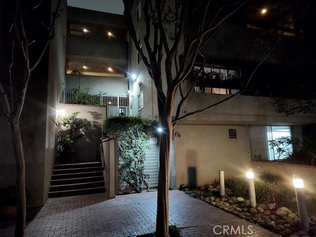 1888 Greenfield Avenue, Los Angeles CA: https://media.crmls.org/medias/28334b16-d8ee-485f-a04f-5fb8e978148f.jpg