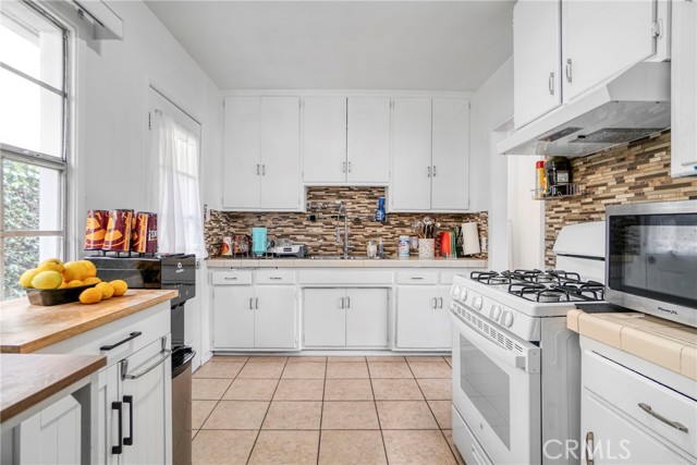 Detail Gallery Image 6 of 9 For 15215 Normandy #B,  Gardena,  CA 90247 - 1 Beds | 1 Baths