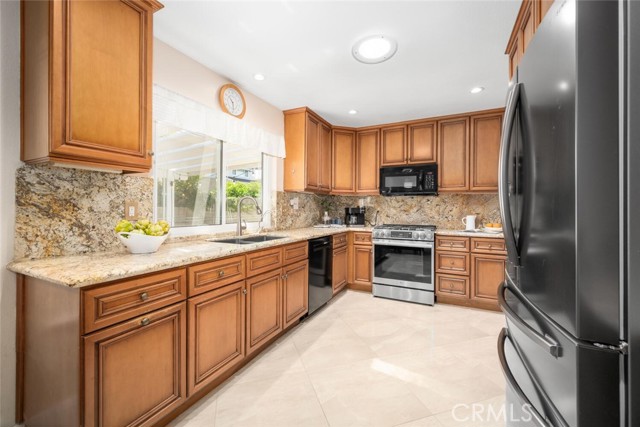 Detail Gallery Image 17 of 58 For 2432 Chippewa Ave, Placentia,  CA 92870 - 4 Beds | 2 Baths