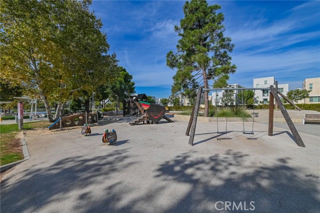727 Beacon, Irvine CA: https://media.crmls.org/medias/2835114d-b35b-4f88-99a2-dcd21de38c79.jpg