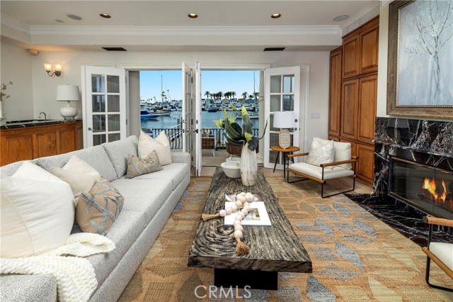 Detail Gallery Image 12 of 54 For 339 via Lido Soud, Newport Beach,  CA 92663 - 4 Beds | 4 Baths