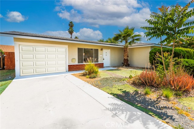 680 Barber Drive, Hemet CA: https://media.crmls.org/medias/28361007-c4e8-4e5d-a975-af5fdf751f6f.jpg