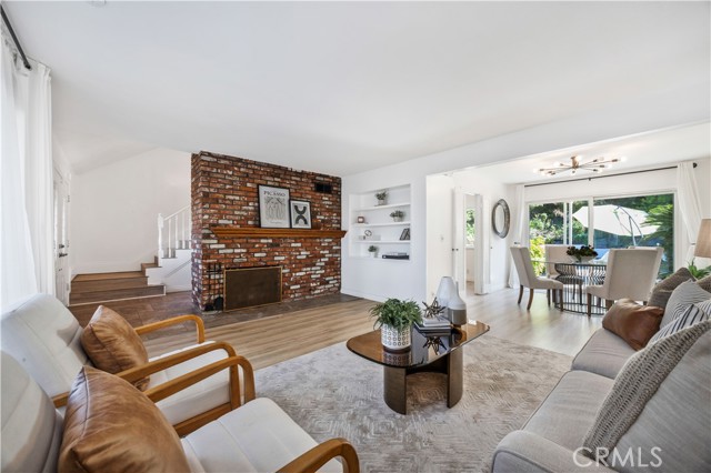 23928 Sunset Crossing Road, Diamond Bar CA: https://media.crmls.org/medias/2836c2b6-037e-4c86-a4d4-a3e22b971f02.jpg