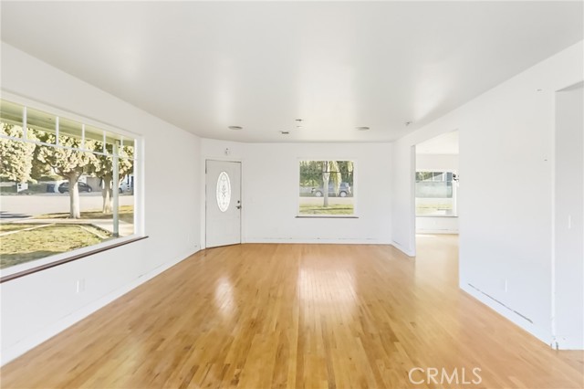 Detail Gallery Image 4 of 39 For 261 E Crescent Ave, Redlands,  CA 92373 - 5 Beds | 3/1 Baths