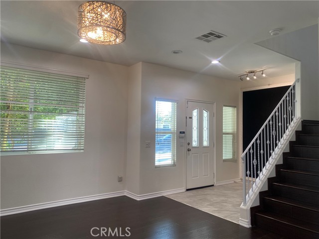 Detail Gallery Image 5 of 21 For 19303 Cohasset St, Reseda,  CA 91335 - 4 Beds | 3 Baths