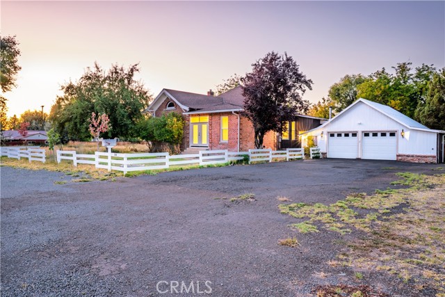 206 E Mcdowell Avenue, Alturas CA: https://media.crmls.org/medias/283710f9-5e70-4adf-a641-382031e66644.jpg