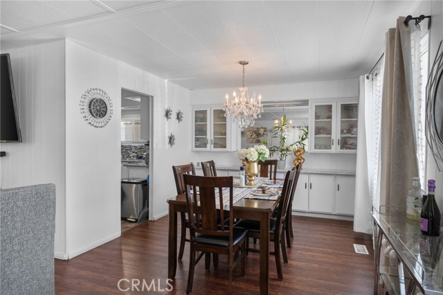 Detail Gallery Image 9 of 33 For 5800 Hamner #416,  Corona,  CA 91752 - 3 Beds | 3 Baths