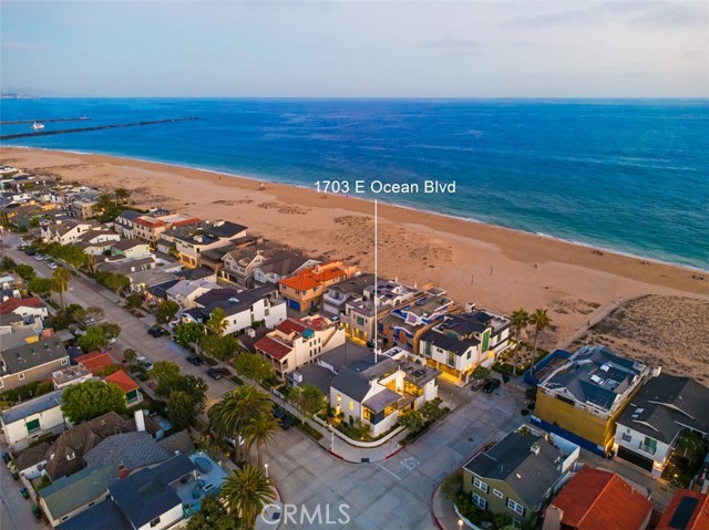 1703 E Ocean Boulevard, Newport Beach CA: https://media.crmls.org/medias/283810ac-140d-405c-9b9d-fc7d0e0ac609.jpg