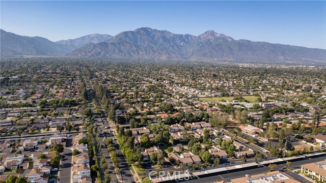 1137 Mountain Gate Road, Upland CA: https://media.crmls.org/medias/283859d7-7bb2-41ee-9d3b-6020679c6b9e.jpg