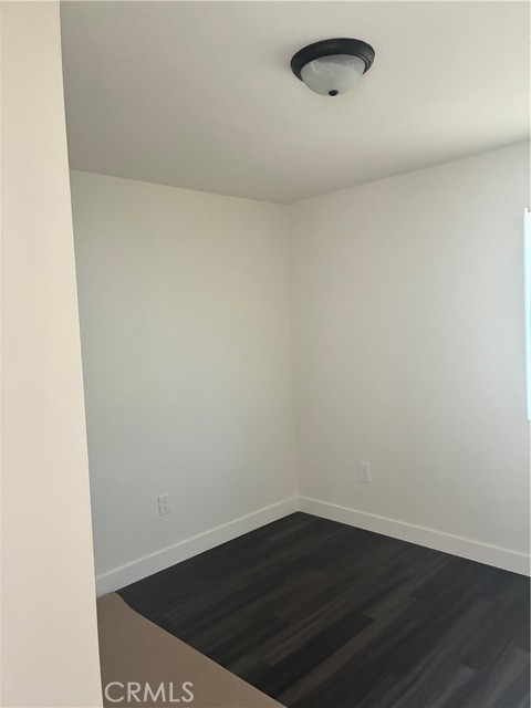 Detail Gallery Image 5 of 10 For 10639 Halbrent Ave, –,  CA 91345 - 0 Beds | 1 Baths