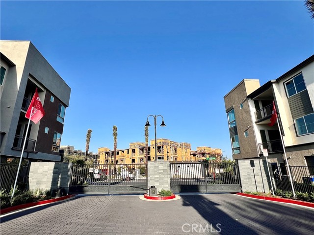 1000 N Tangent Privado, Ontario CA: https://media.crmls.org/medias/2838c701-e9ea-4edf-a78e-9b2fa37e0447.jpg