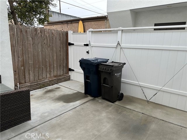 Detail Gallery Image 5 of 11 For 503 19th St, Huntington Beach,  CA 92648 - 3 Beds | 2/1 Baths
