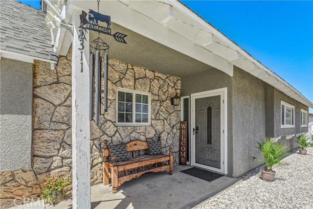 Detail Gallery Image 5 of 49 For 2311 Indian Horse Dr, Norco,  CA 92860 - 6 Beds | 2 Baths