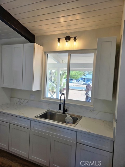 Detail Gallery Image 9 of 19 For 13100 Skiomah, Apple Valley,  CA 92308 - 3 Beds | 2 Baths