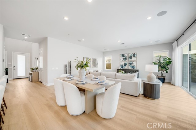 211 Wild Flower, Lake Forest CA: https://media.crmls.org/medias/28394b21-df3b-463b-8eb4-1a95d9d74e29.jpg