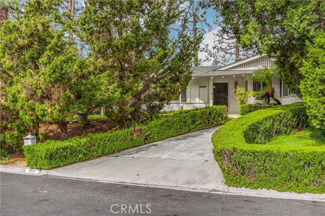 Detail Gallery Image 5 of 74 For 5631 Chalon Rd, Yorba Linda,  CA 92886 - 4 Beds | 3/1 Baths