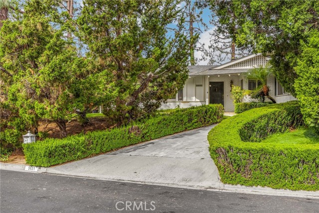 Detail Gallery Image 5 of 74 For 5631 Chalon Rd, Yorba Linda,  CA 92886 - 4 Beds | 3/1 Baths