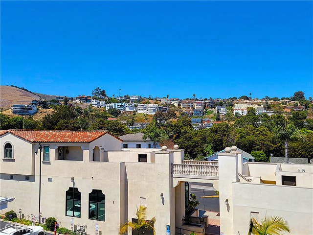 393 Wadsworth Avenue, Pismo Beach CA: https://media.crmls.org/medias/283a6039-7510-4995-a5ea-ad551708428e.jpg