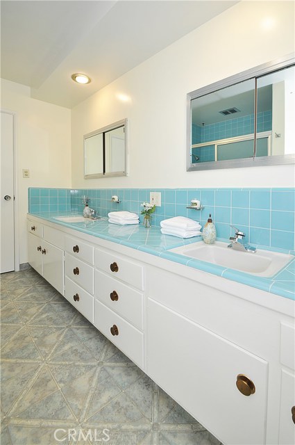 2073 Noble View Drive, Rancho Palos Verdes, California 90275, 3 Bedrooms Bedrooms, ,2 BathroomsBathrooms,Residential,Sold,Noble View,SB17003025