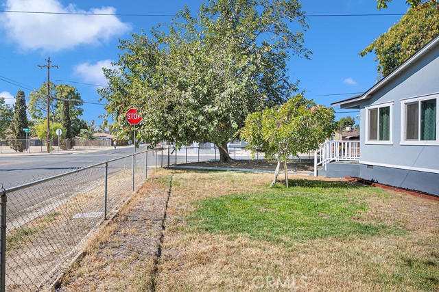 Detail Gallery Image 34 of 36 For 350 S Oildale Dr, Bakersfield,  CA 93308 - 2 Beds | 1 Baths