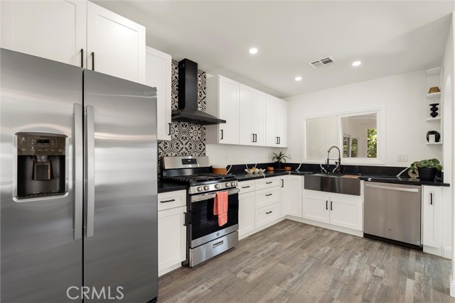 6616 Vesper Avenue, Van Nuys CA: https://media.crmls.org/medias/283b018a-2a0f-4839-9d63-83ebfbe007bf.jpg