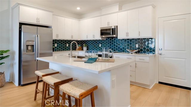 3192 Homestead Paseo, Ontario CA: https://media.crmls.org/medias/283bc3f4-a388-4ea3-825f-2bf43478b11b.jpg